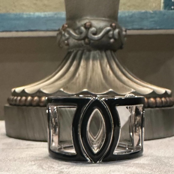 Jet Black Enamel Inlay & Silver Tone Stretch Bracelet - Picture 2 of 11